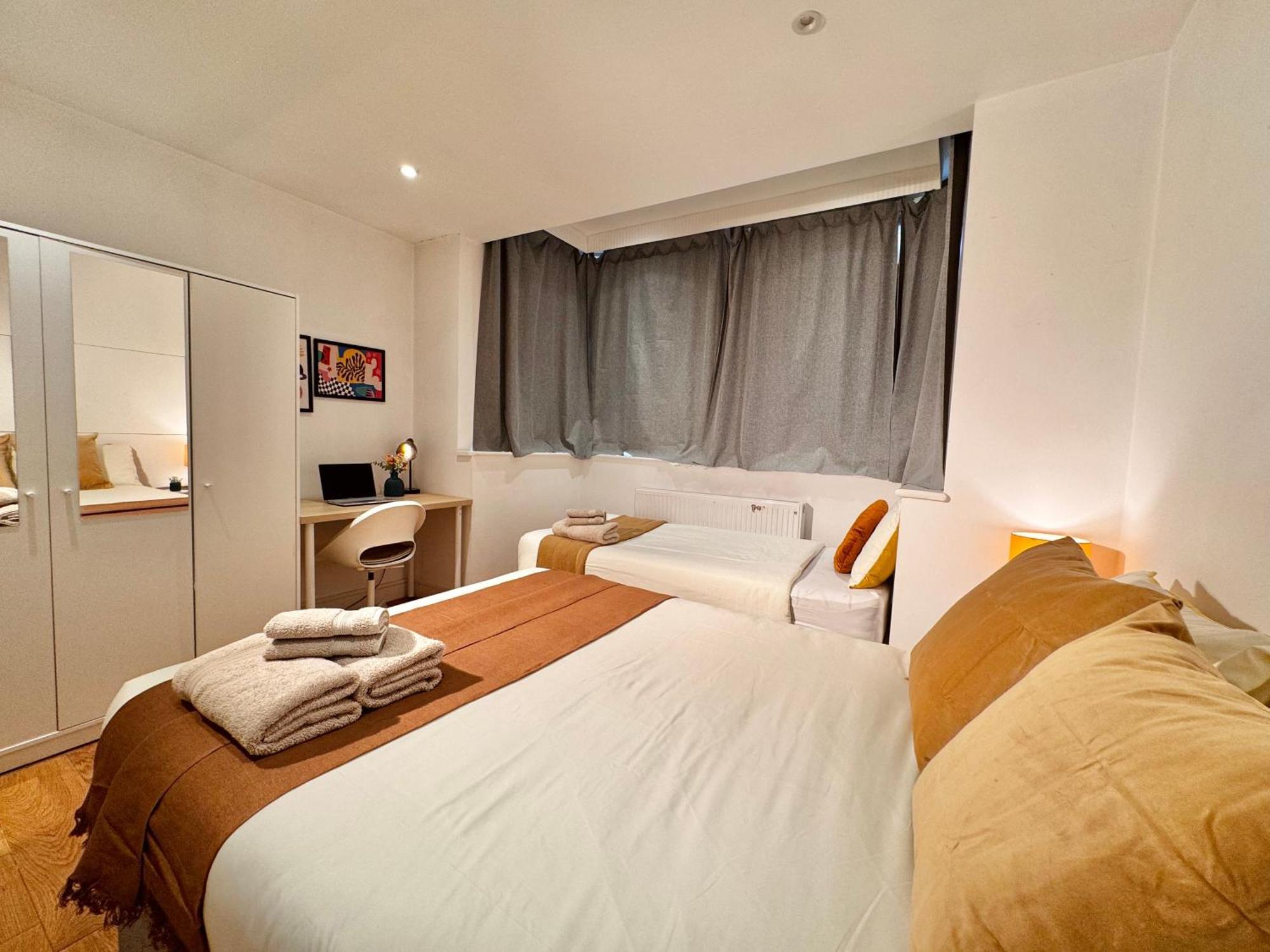 En-Suites With Free Parking 30Min To Central ロンドン エクステリア 写真
