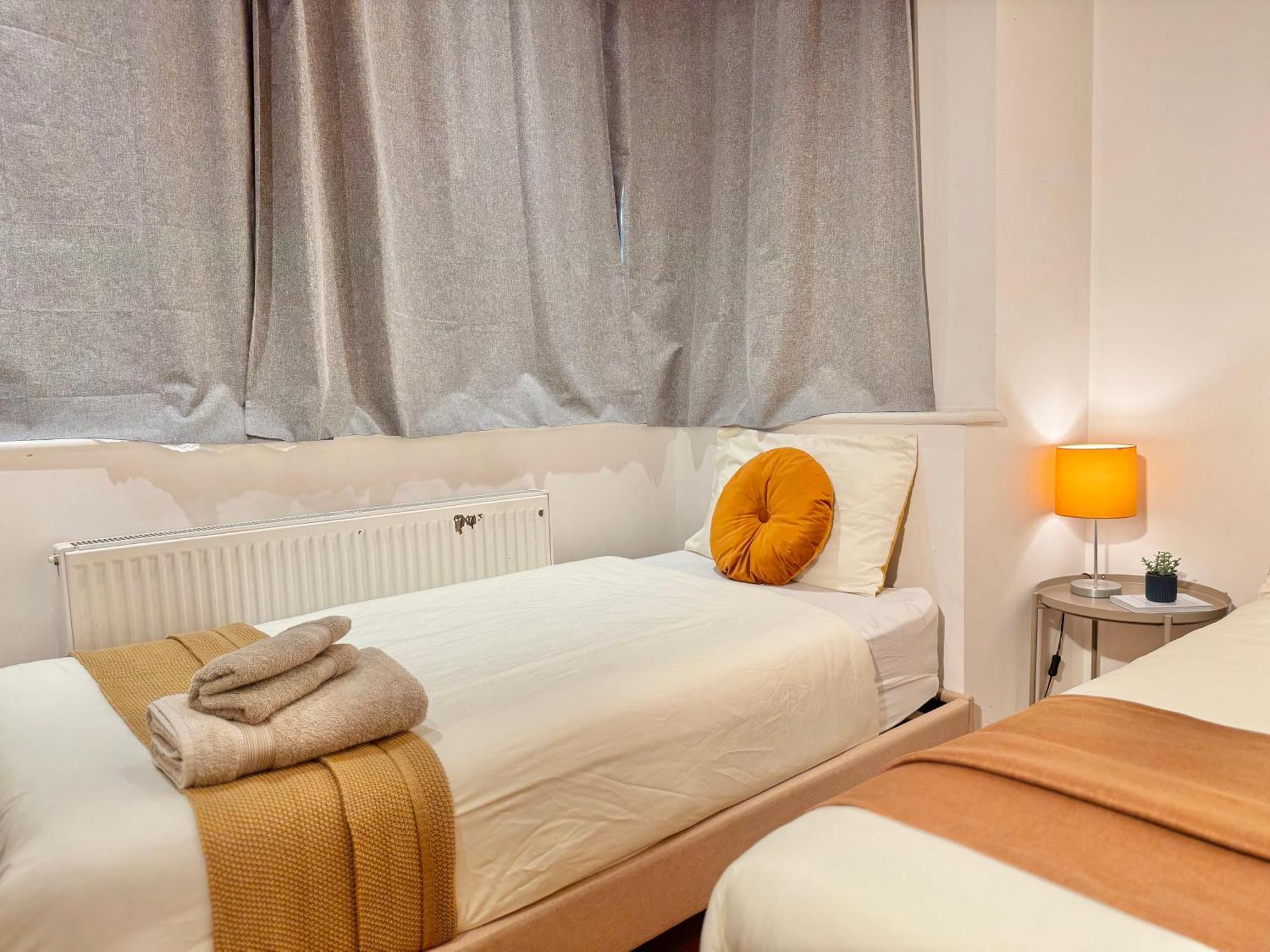 En-Suites With Free Parking 30Min To Central ロンドン エクステリア 写真