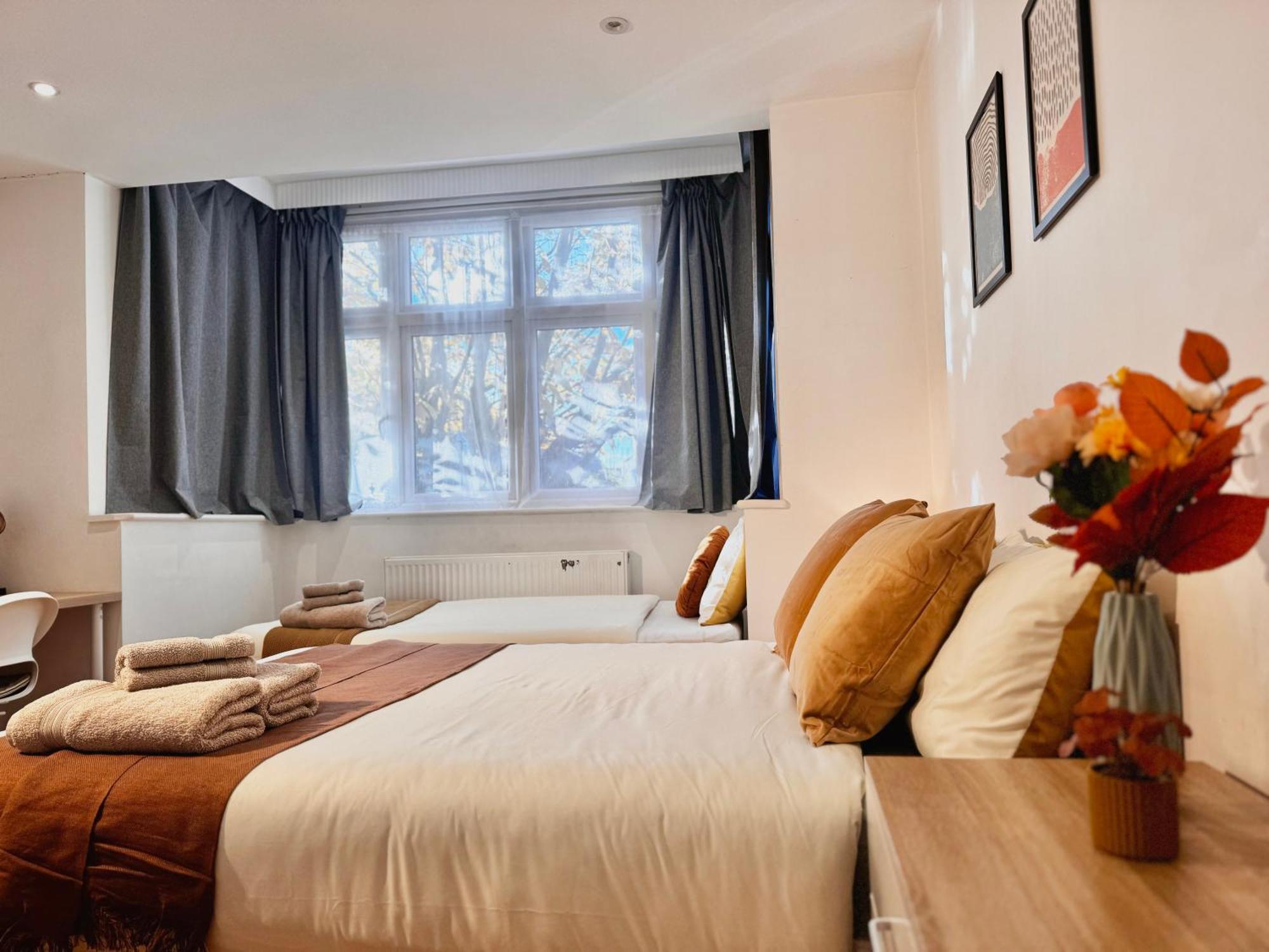 En-Suites With Free Parking 30Min To Central ロンドン エクステリア 写真