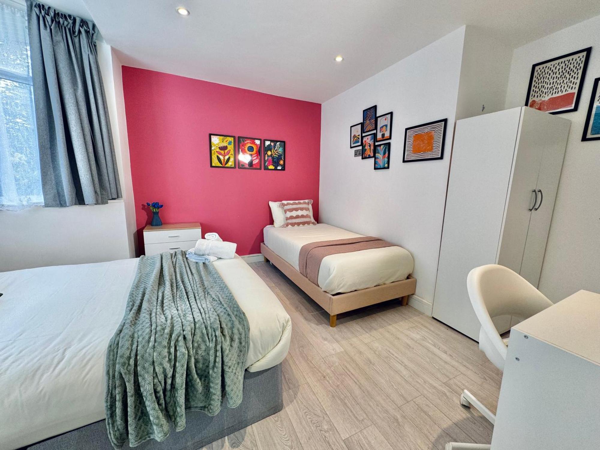 En-Suites With Free Parking 30Min To Central ロンドン エクステリア 写真